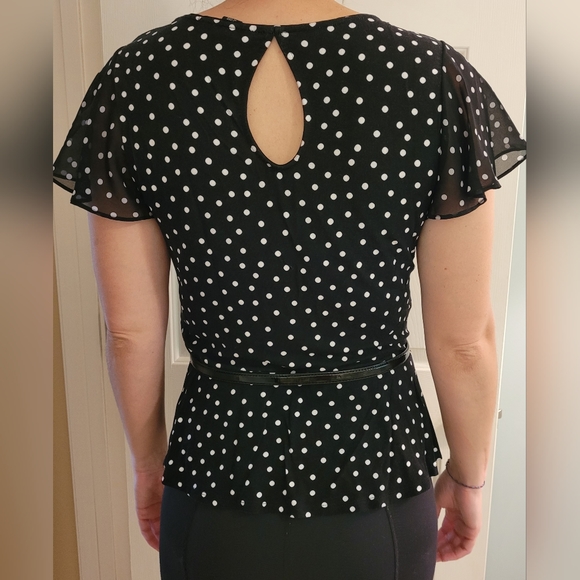 White House Black Market Shirt with Belt. Size L in Black & White - Picture 2 of 8